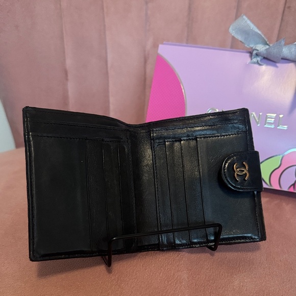CYBER MONDAY SALE ✨ Chanel Black Quilted Wallet - Picture 6 of 12